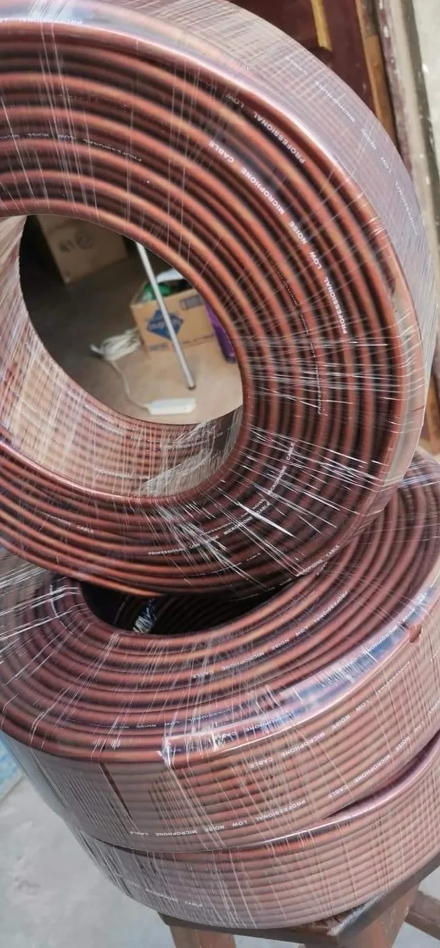 Llegaron rollos de CABLE PARA MICROFONO de muy buena calidad y durabilidad... a tan solo 600Bs.... ROLLO DE 100M... mas inf inbox PIDE EL TUYO AQUI➡➡ https://api.whatsapp.com/send?phone=59169482978&text=Hola