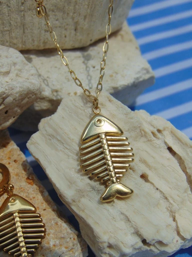 JUEGO ACERO DOR PESCADO ESQUELETO DIJES 3