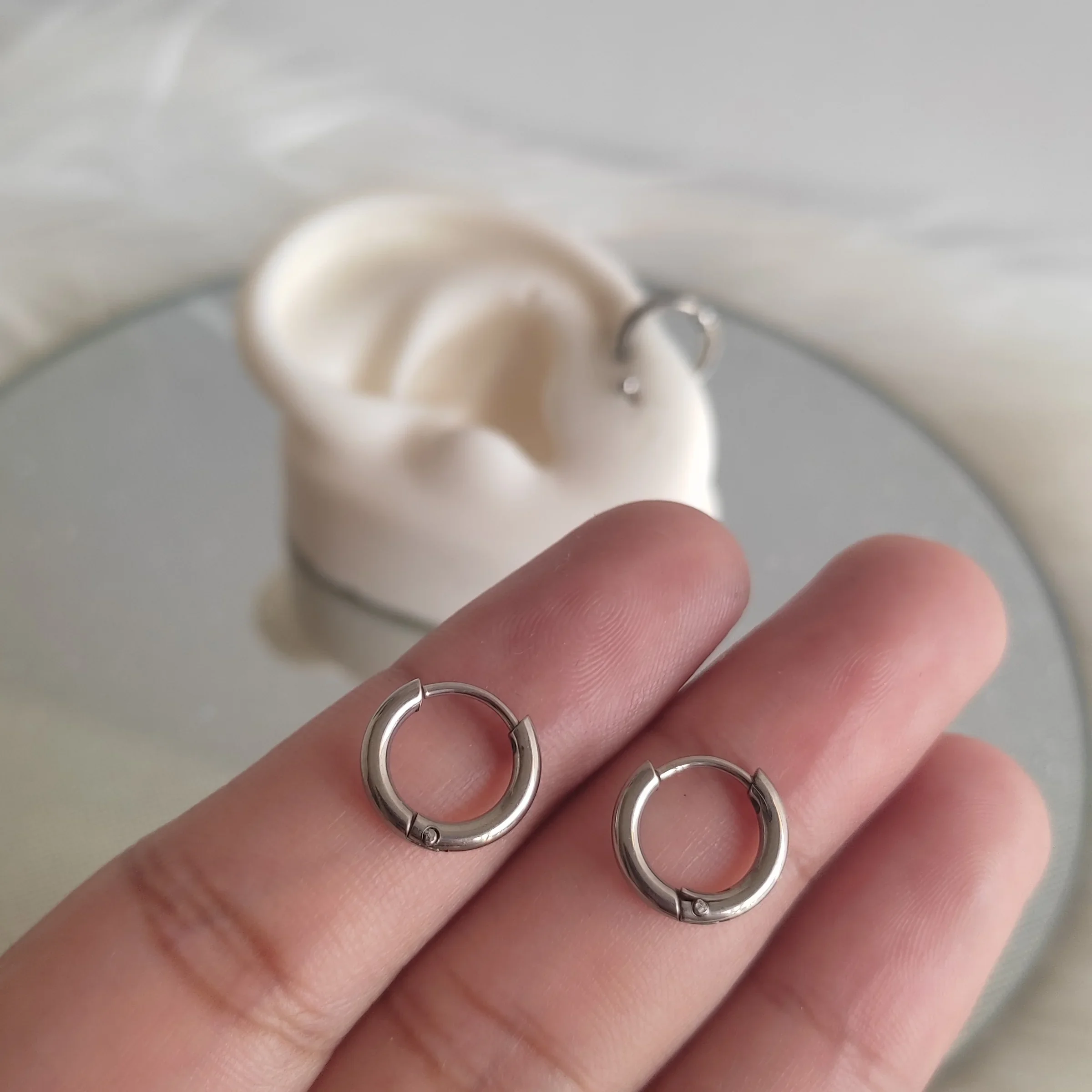MINI HOOPS LISOS TANIA SILVER