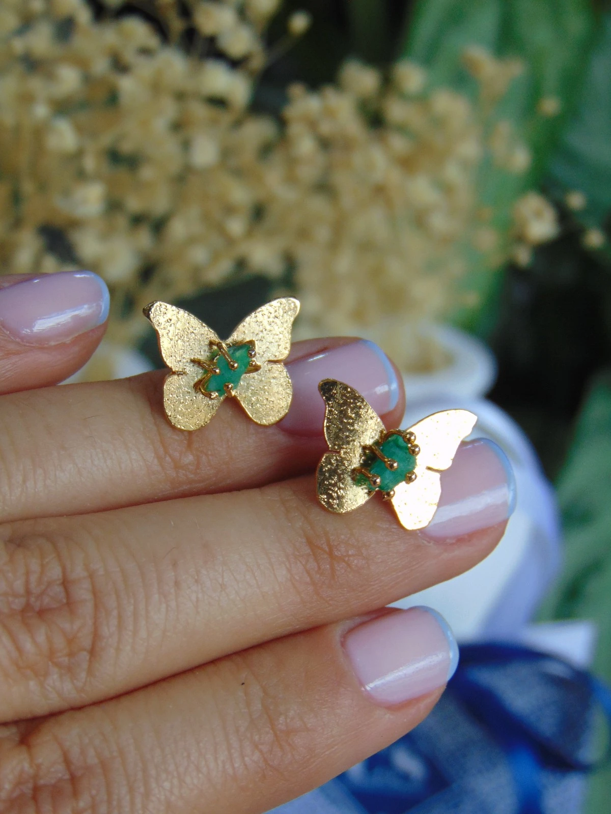 ARETE TOPO BAÑO DE ORO 24K MARIPOSA PEQ MURRALLA ESMERALDA 3