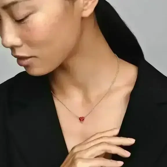 Collar Corazón Halo Brillante Rojo 2
