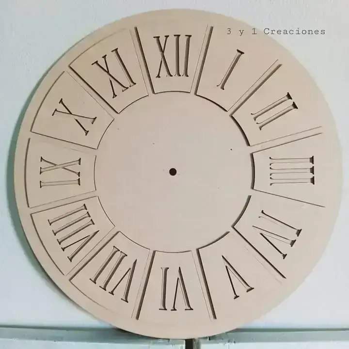 RELOJ ROMANO PIEZAS CALADAS 