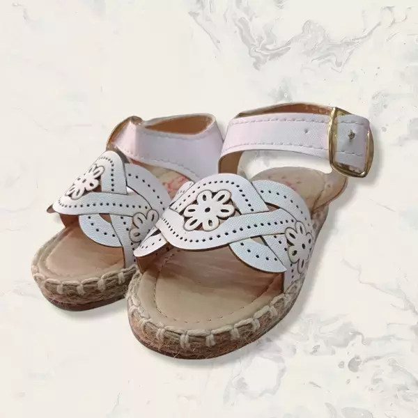 Huaraches para niña, color blanco. 