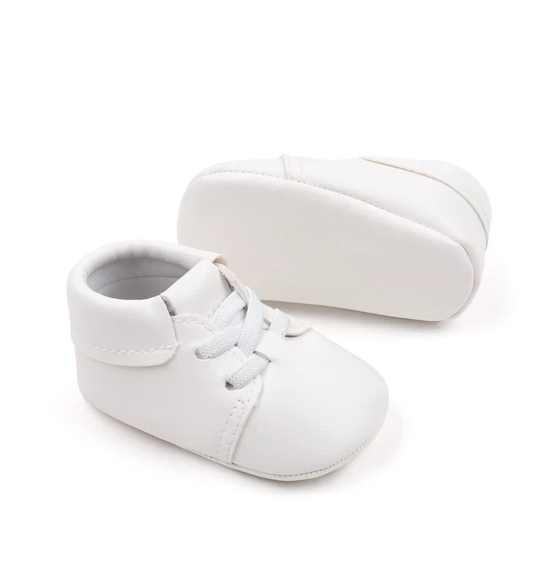 ZAPATITOS BLANCO CORDONES  2