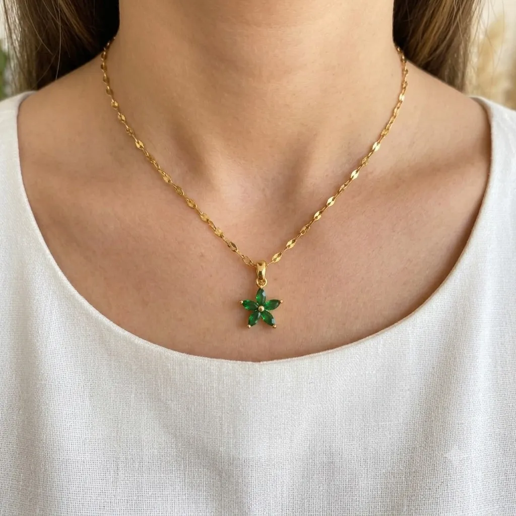 Cadena Y Dije En Acero Con Piedra Circon De Flor Pequeña Verde 2