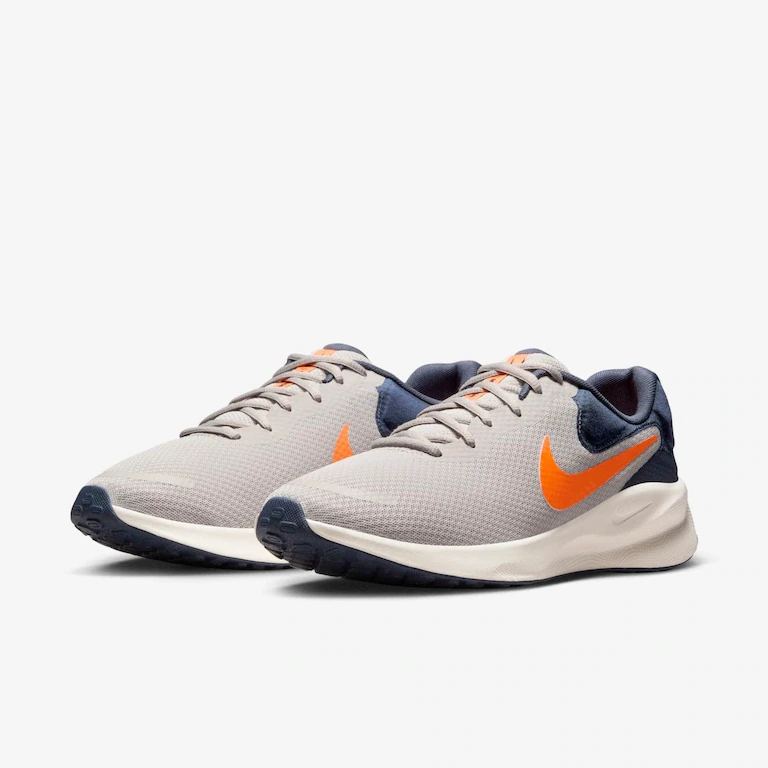 NIKE REVOLUTION 7  4