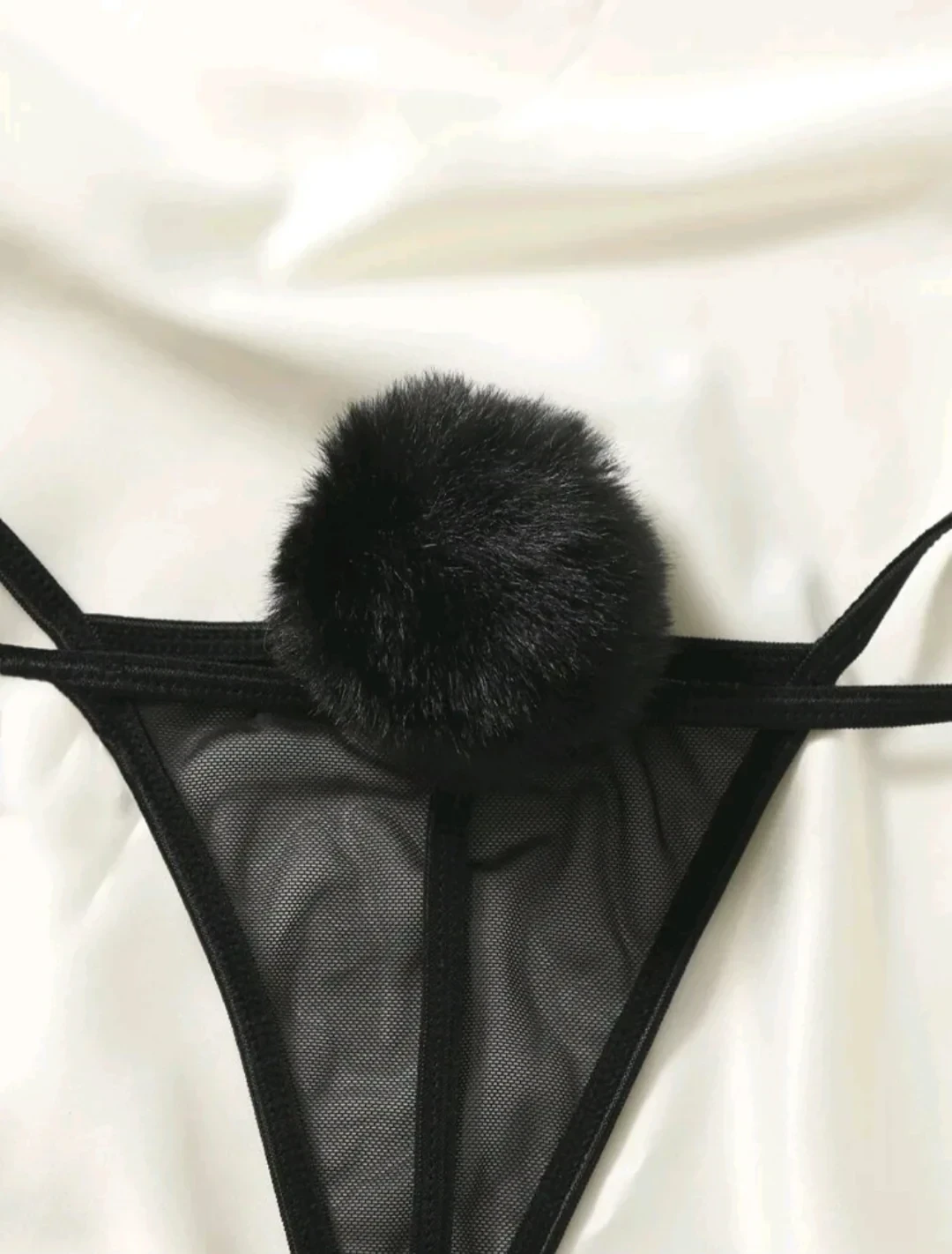 Tanga pompón negra, tallas L  4