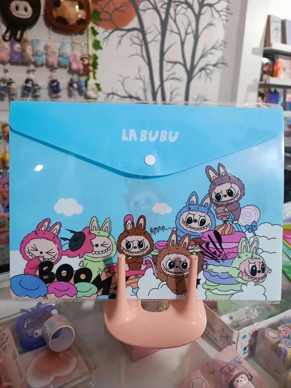 Carpeta tipo sobre. LABUBU. Más regalo.  2