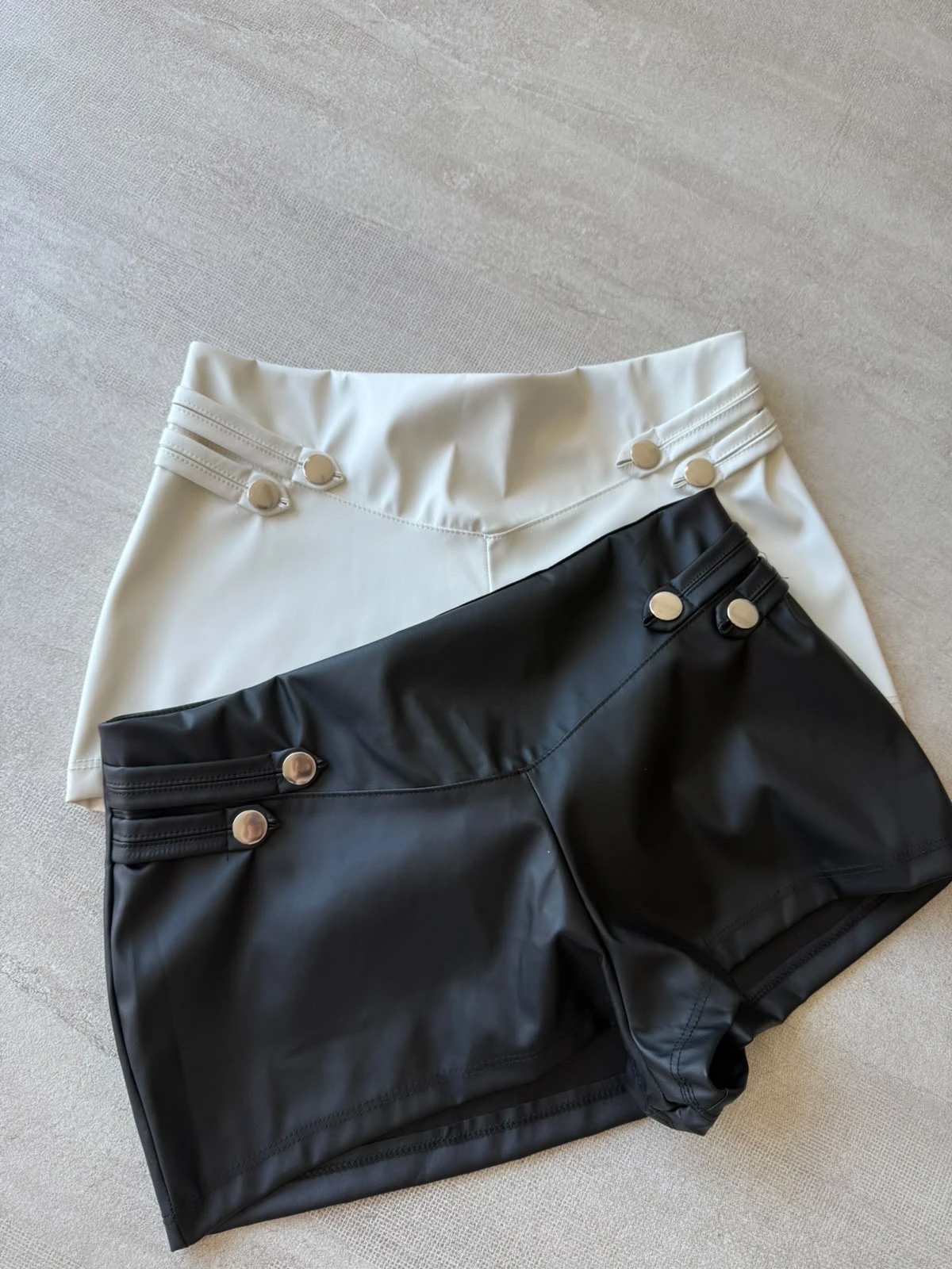 SHORT ENGOMADOS NAPO