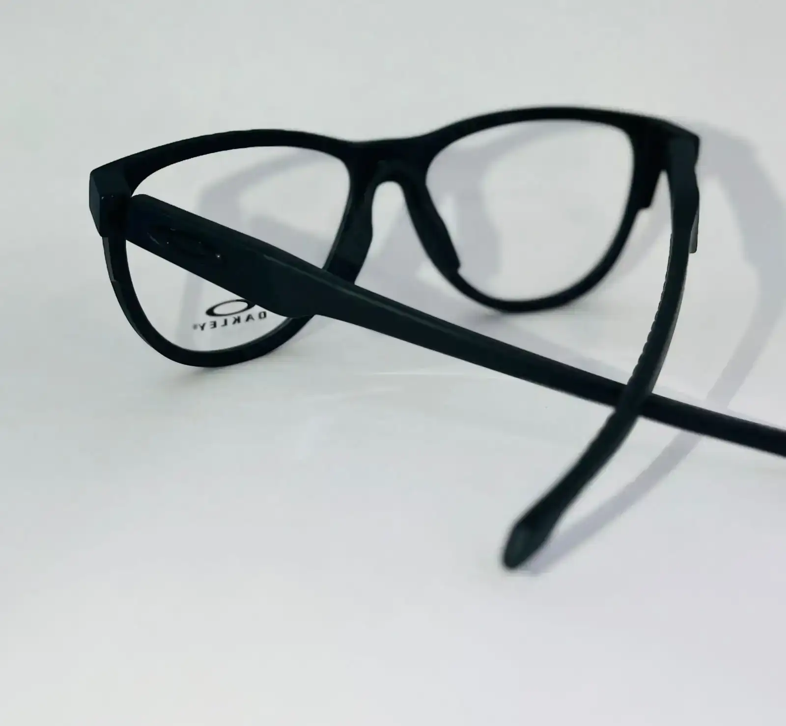 Okley 