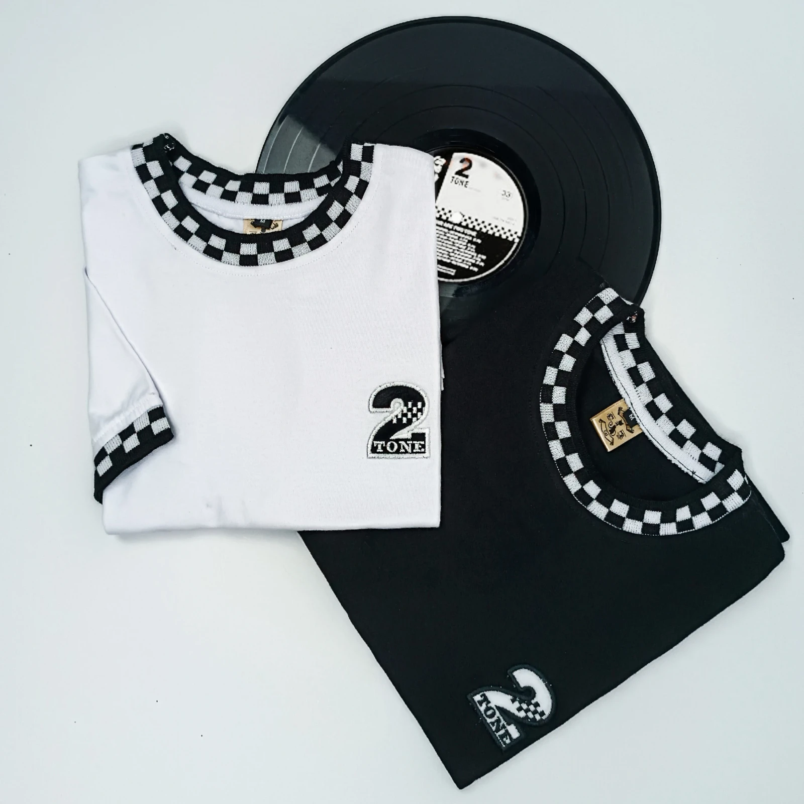 Camiseta negra ska 2tone  2