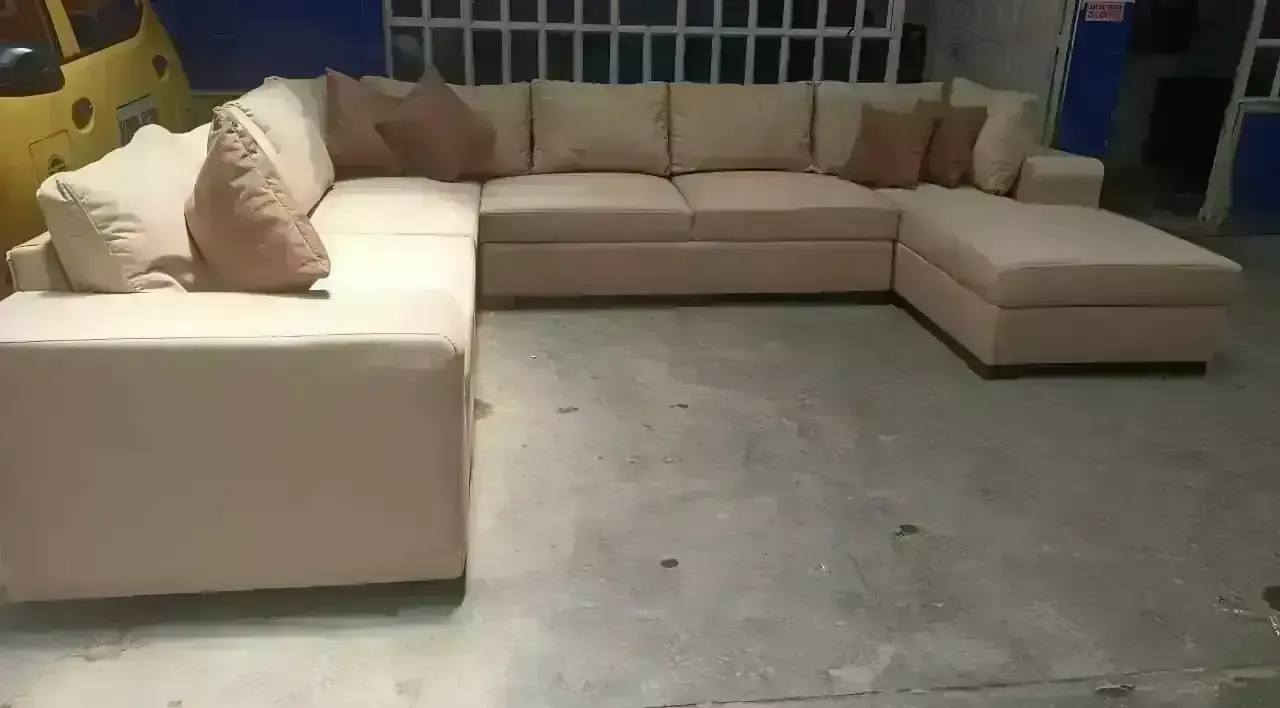 Sala en U Moderna  4