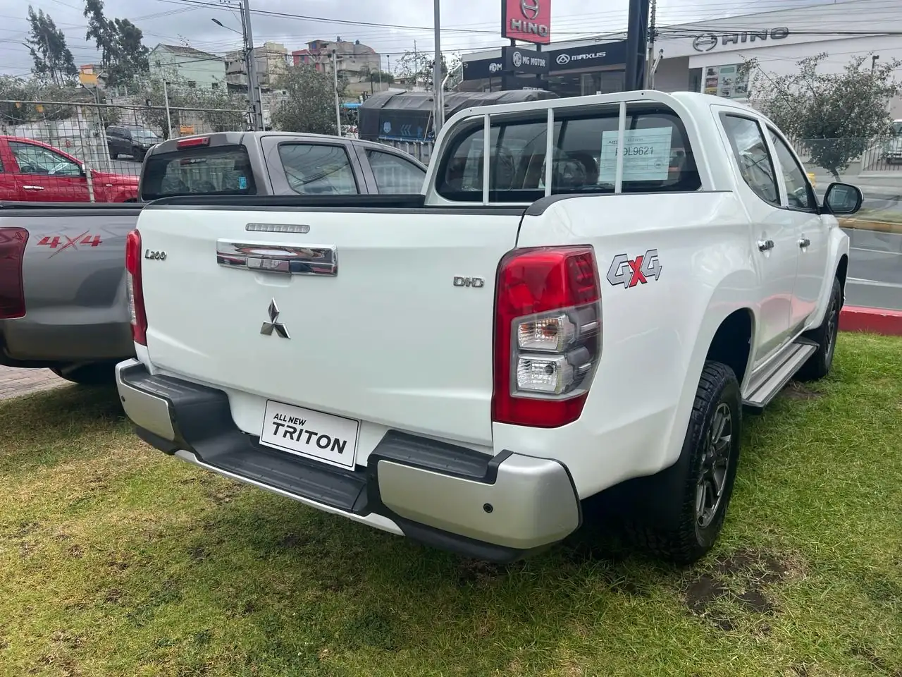 Mitsubishi 4x4 l200 turbo diesel impecable 2