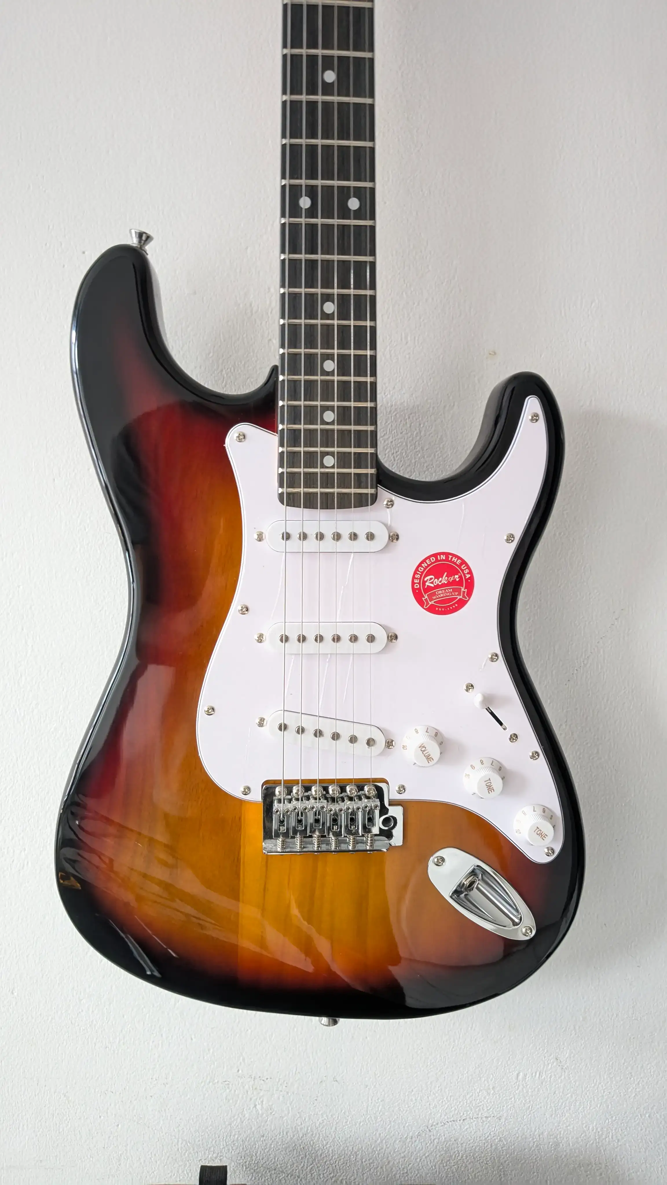 Guitarra eléctrica Stratocaster ROCKR Licenced USA  3