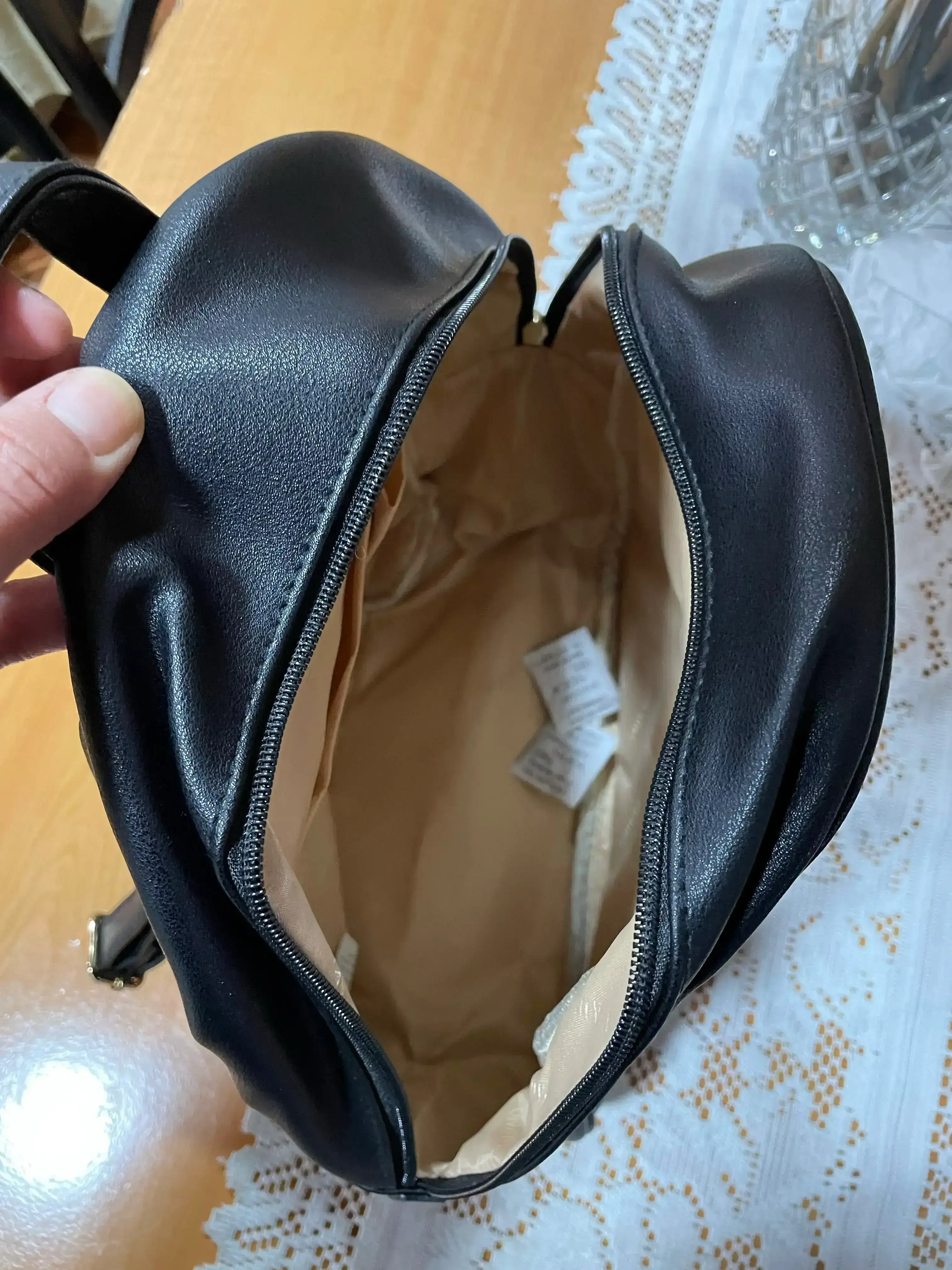 Mochila negra via uno  4