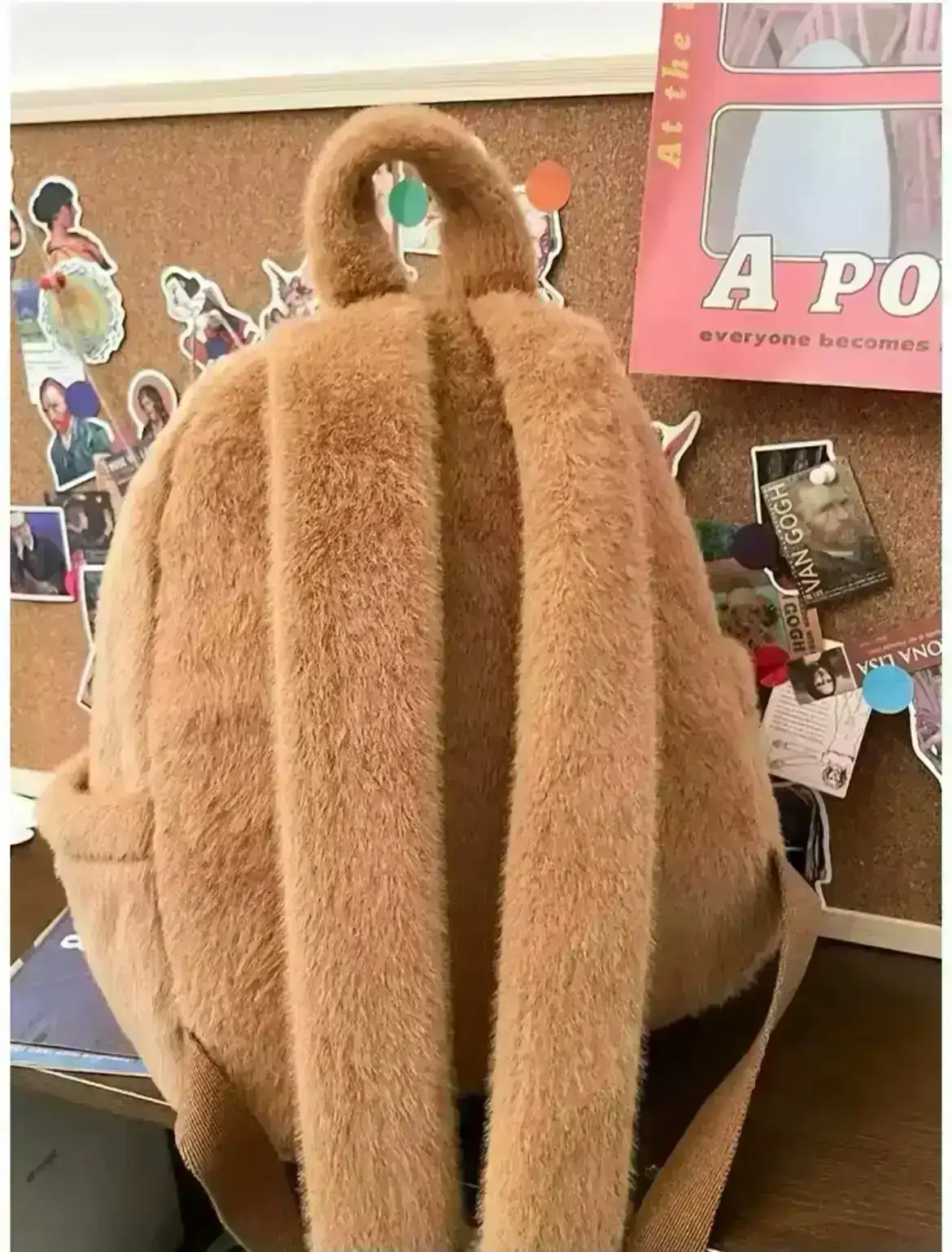 Bolso capibara afelpado 4