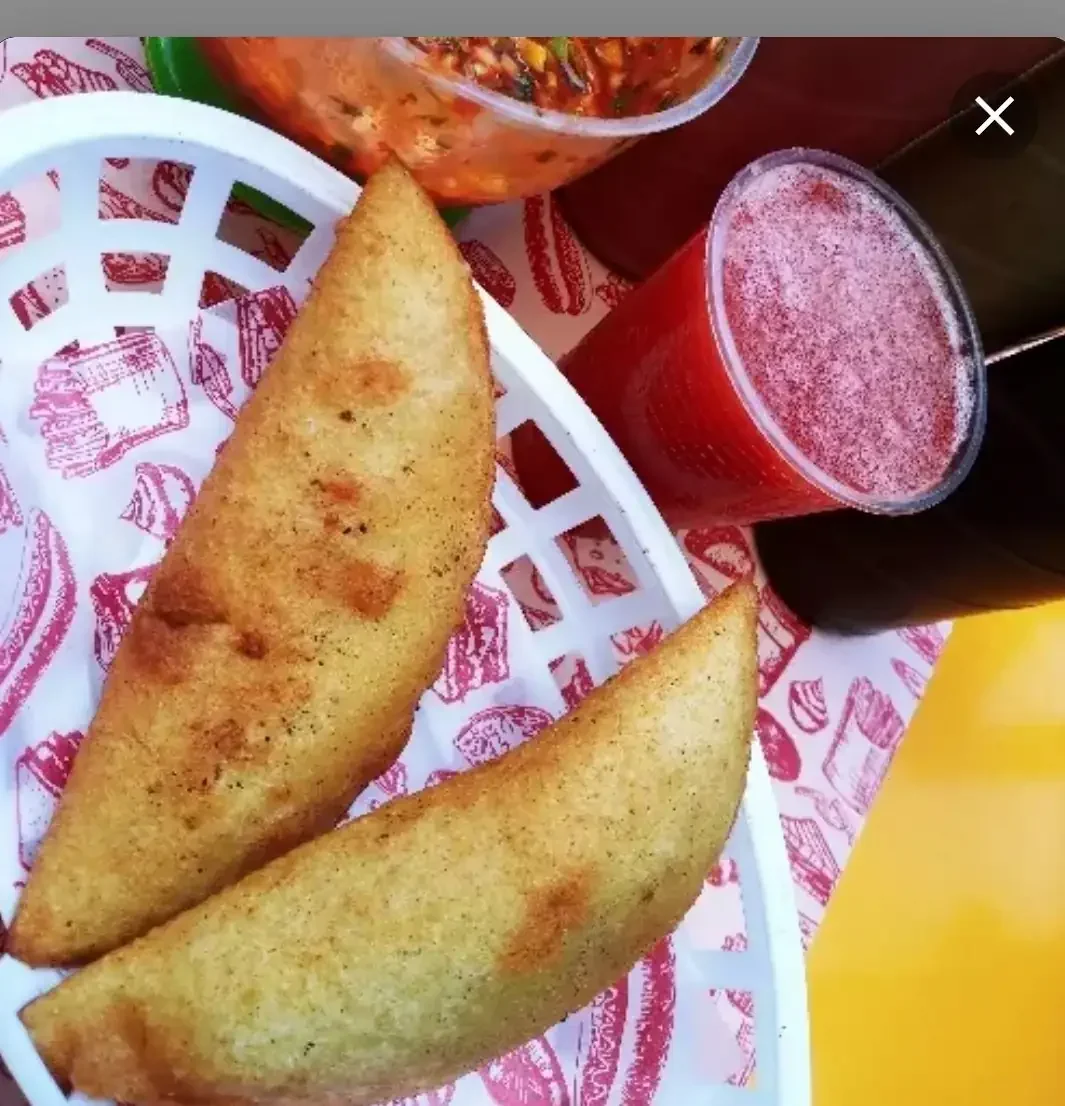 Combo Empanadas 2 + Bebida