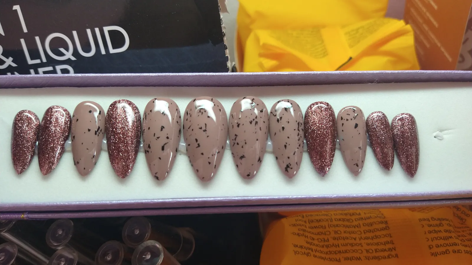 Uñas cafeces  2