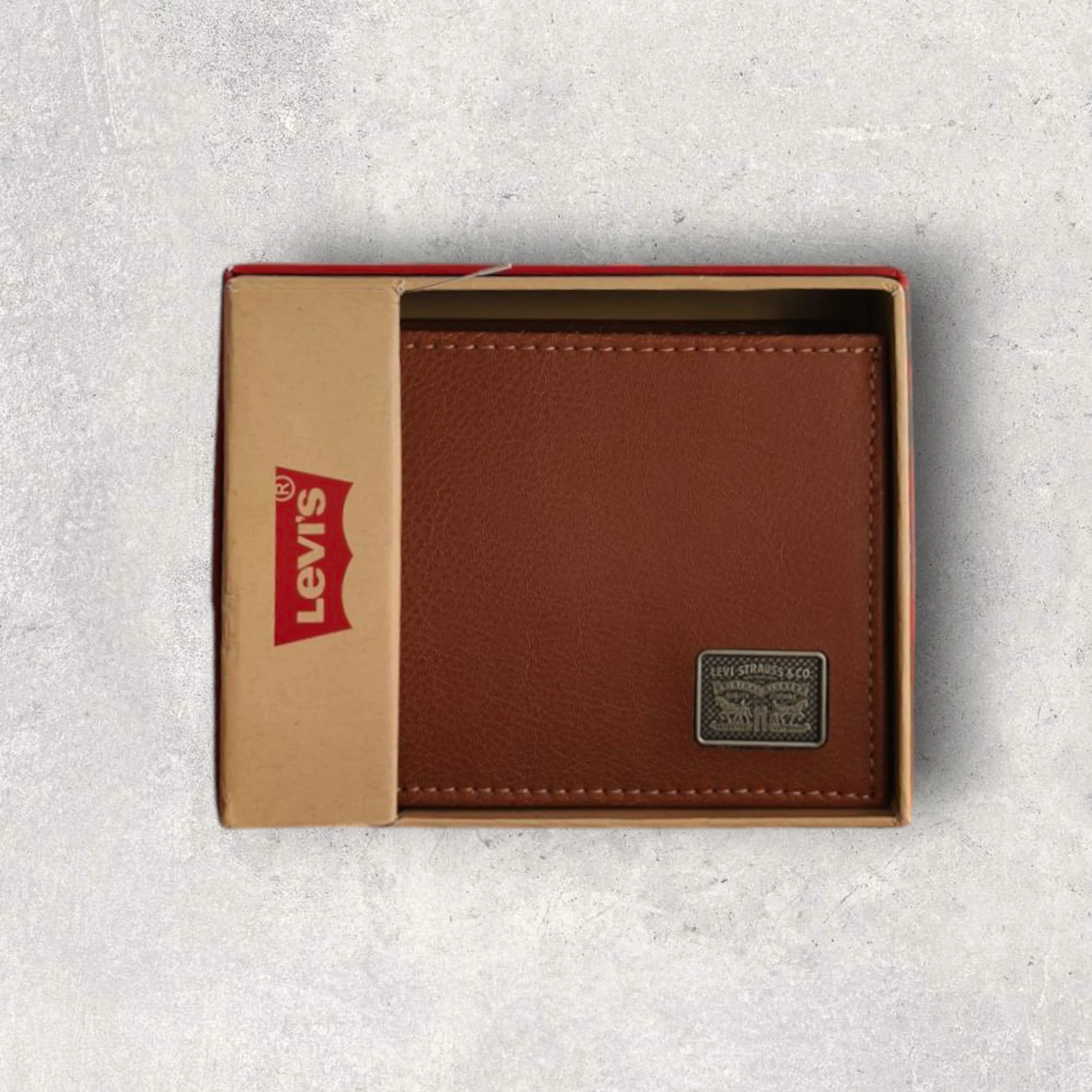 Cartera levis color cafe