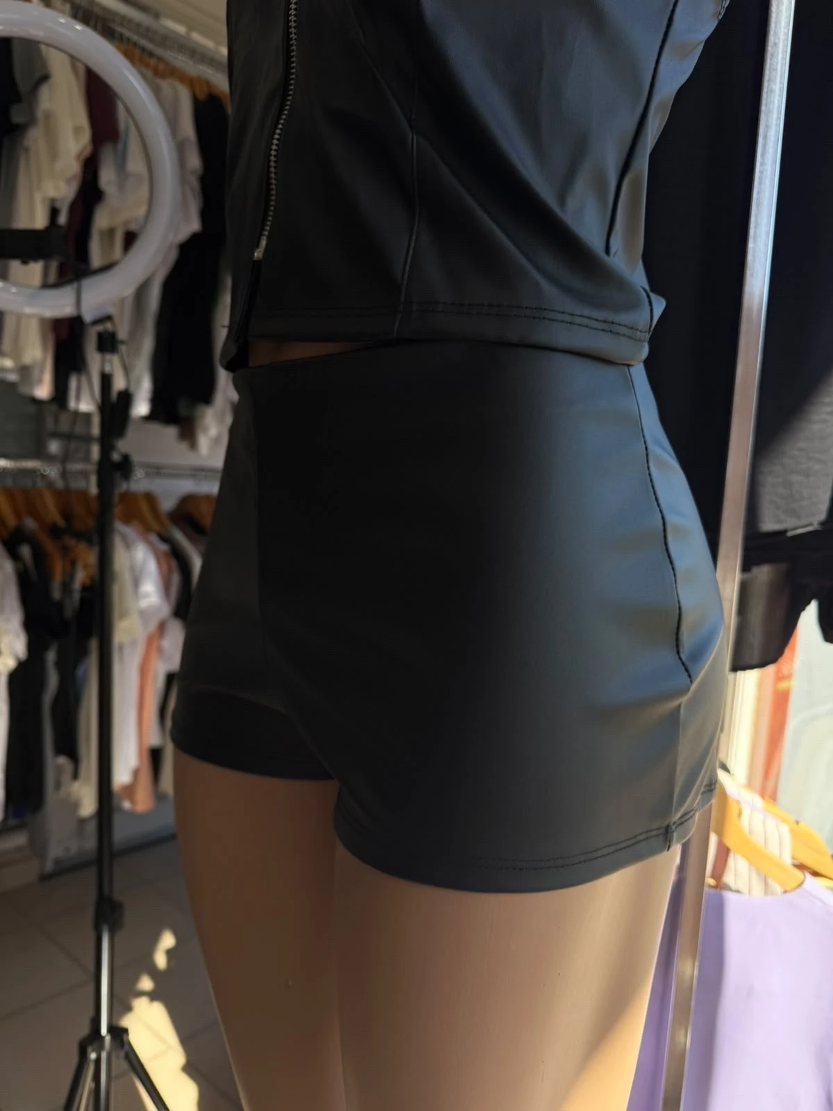 SHORT MICRO PU