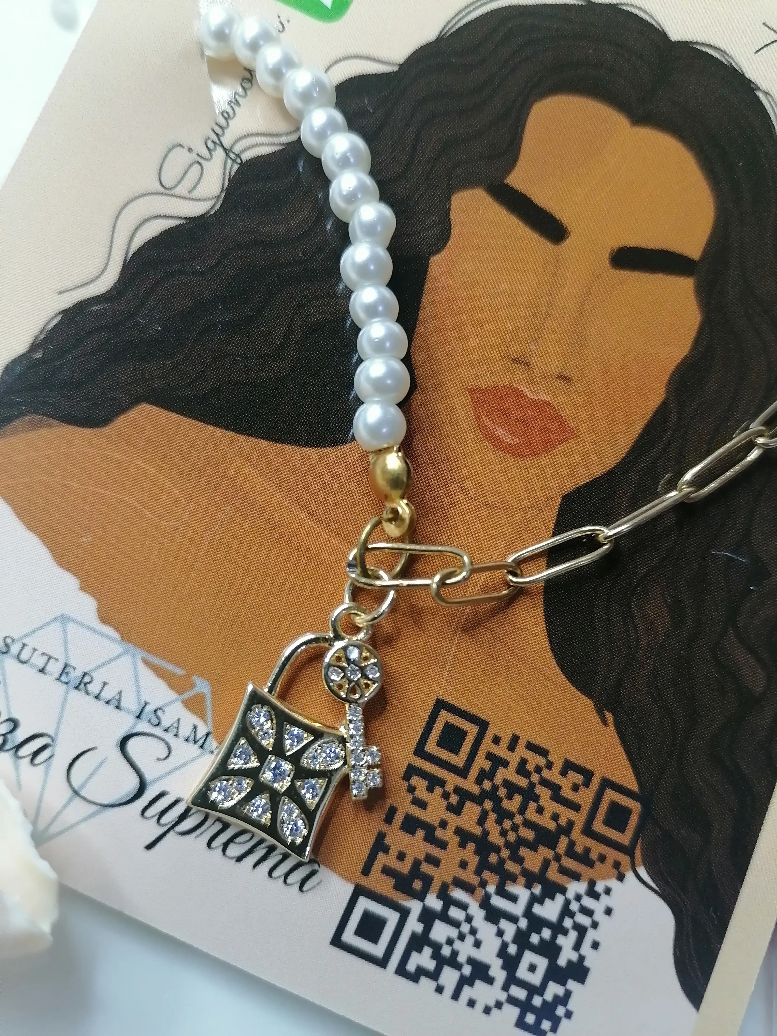 COLLAR CON DIJE DE CANDADO Y LLAVE 2