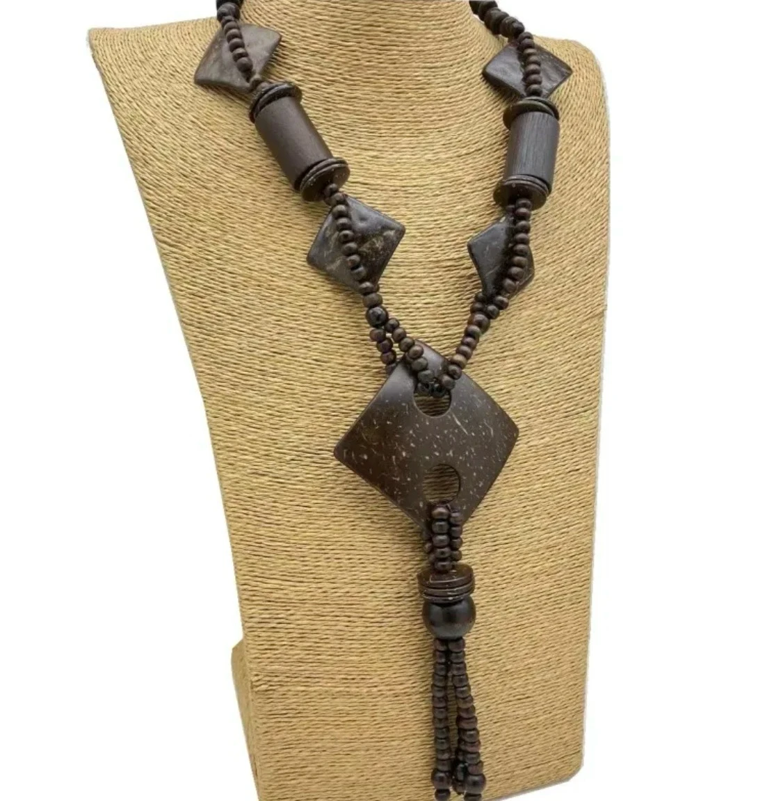 Collar bohemio en madera y coco natural