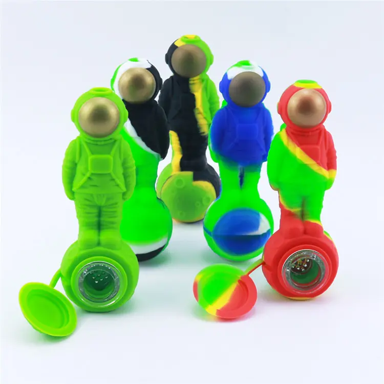 Astronaut  smoking pipe 3