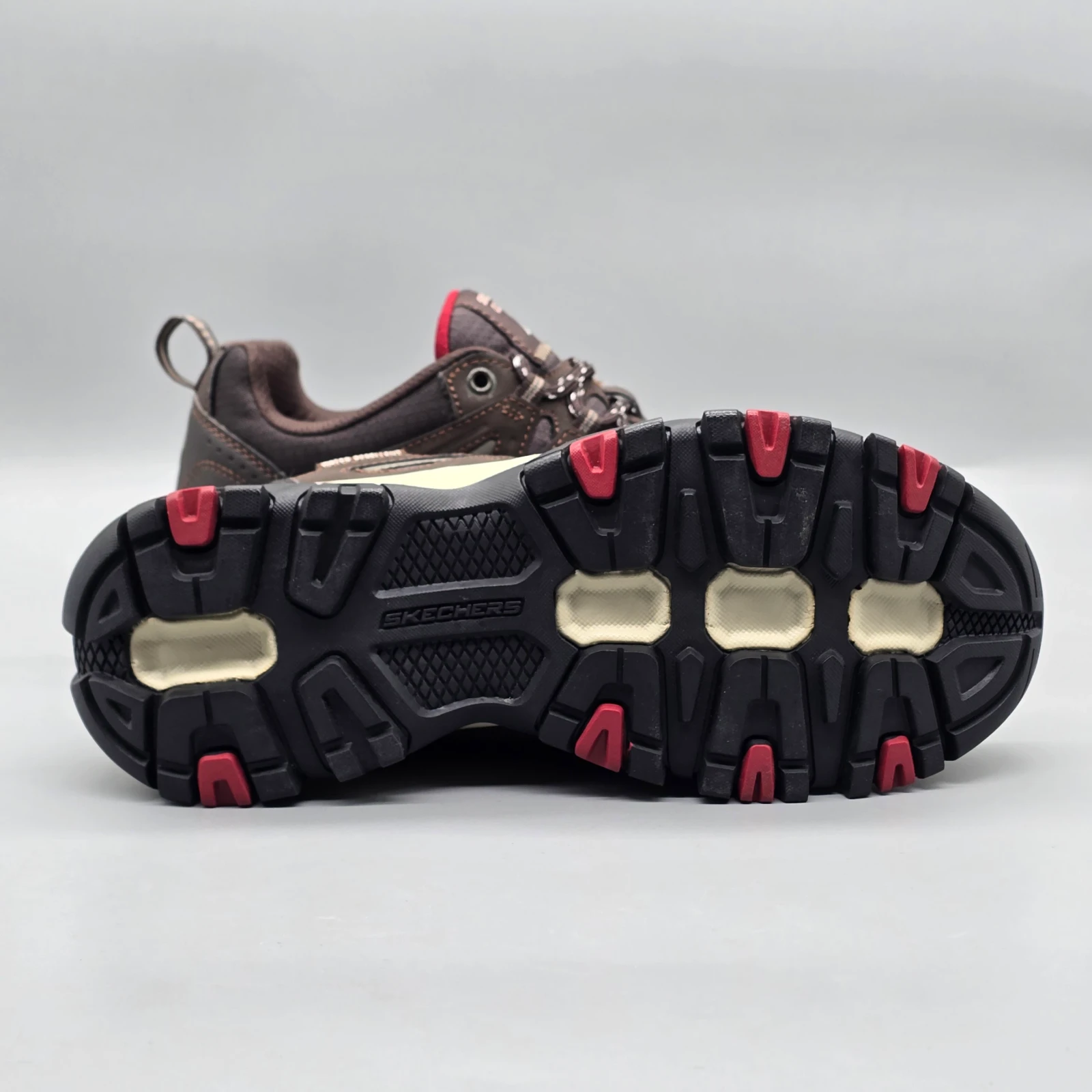 SKECHERS ESCAPE PLAN 10