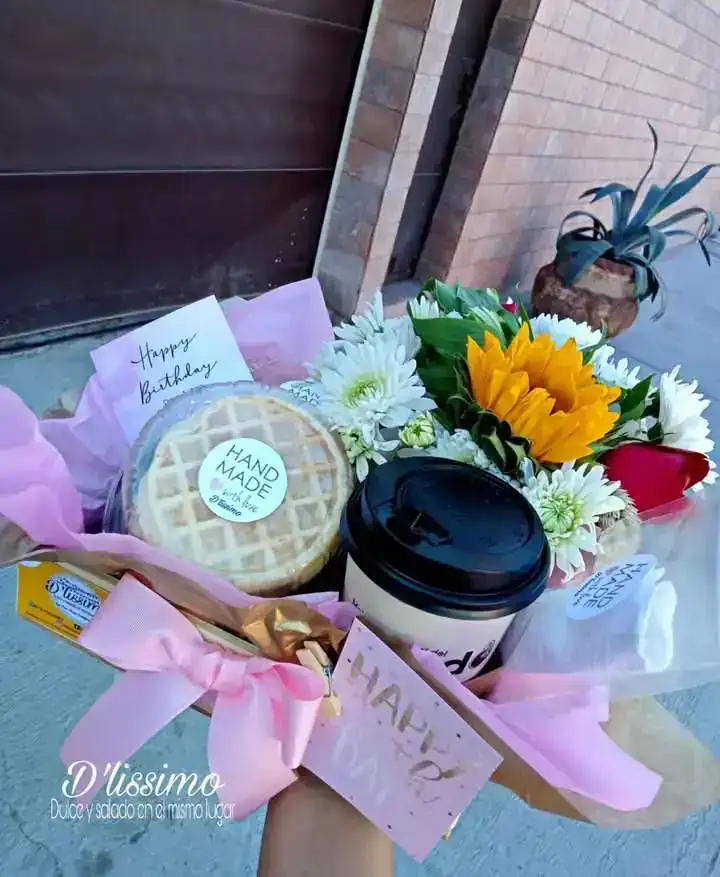 Waffles, cafe y flores 