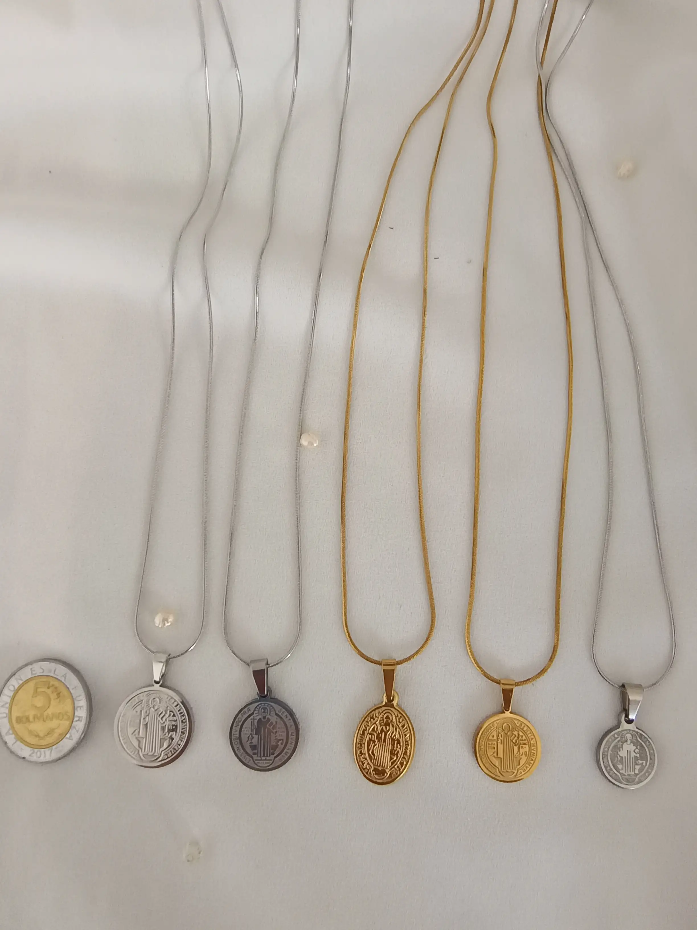 Cadena con dije de San Benito en acero inoxidable 