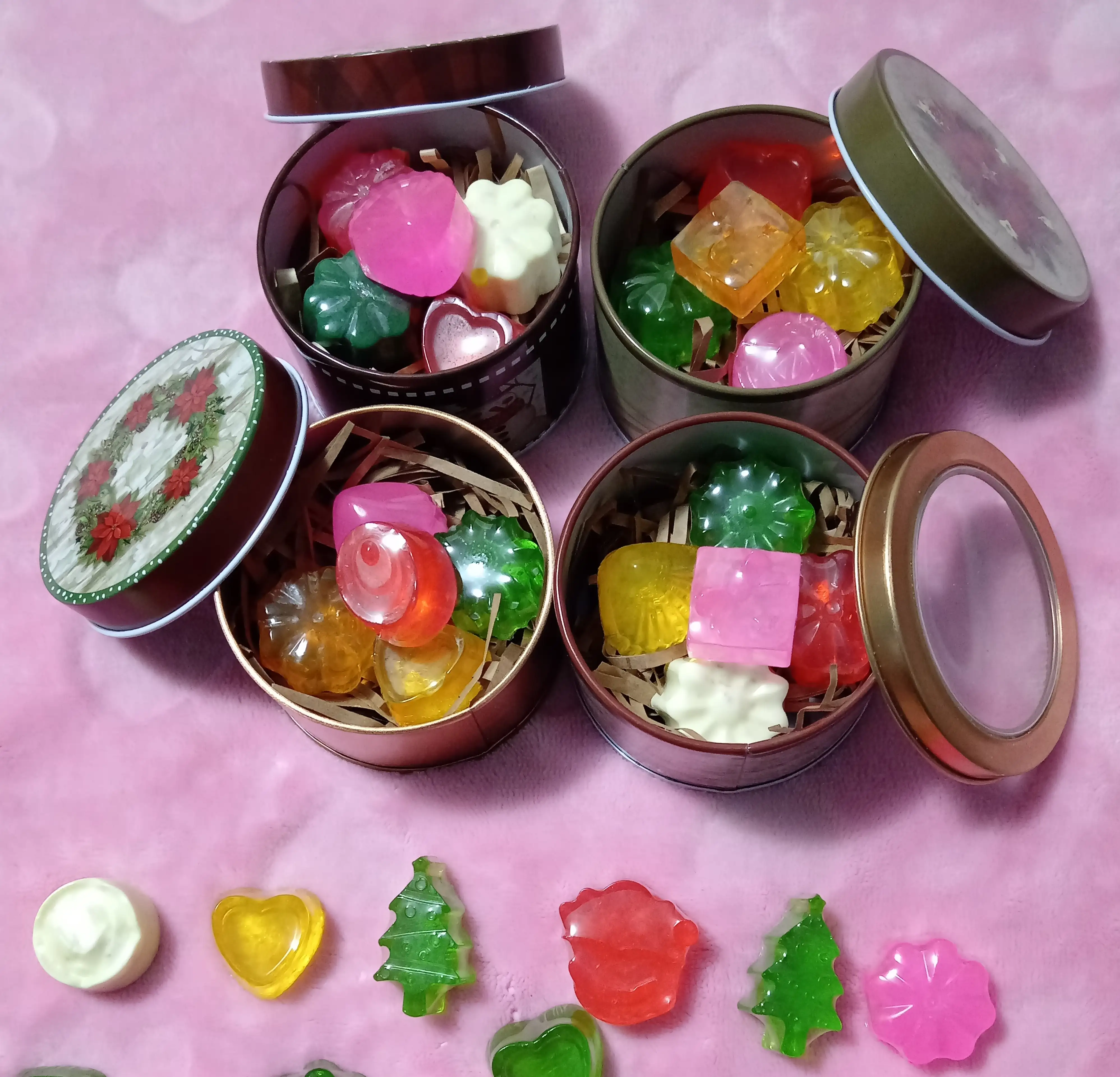 Latas de mini jabones