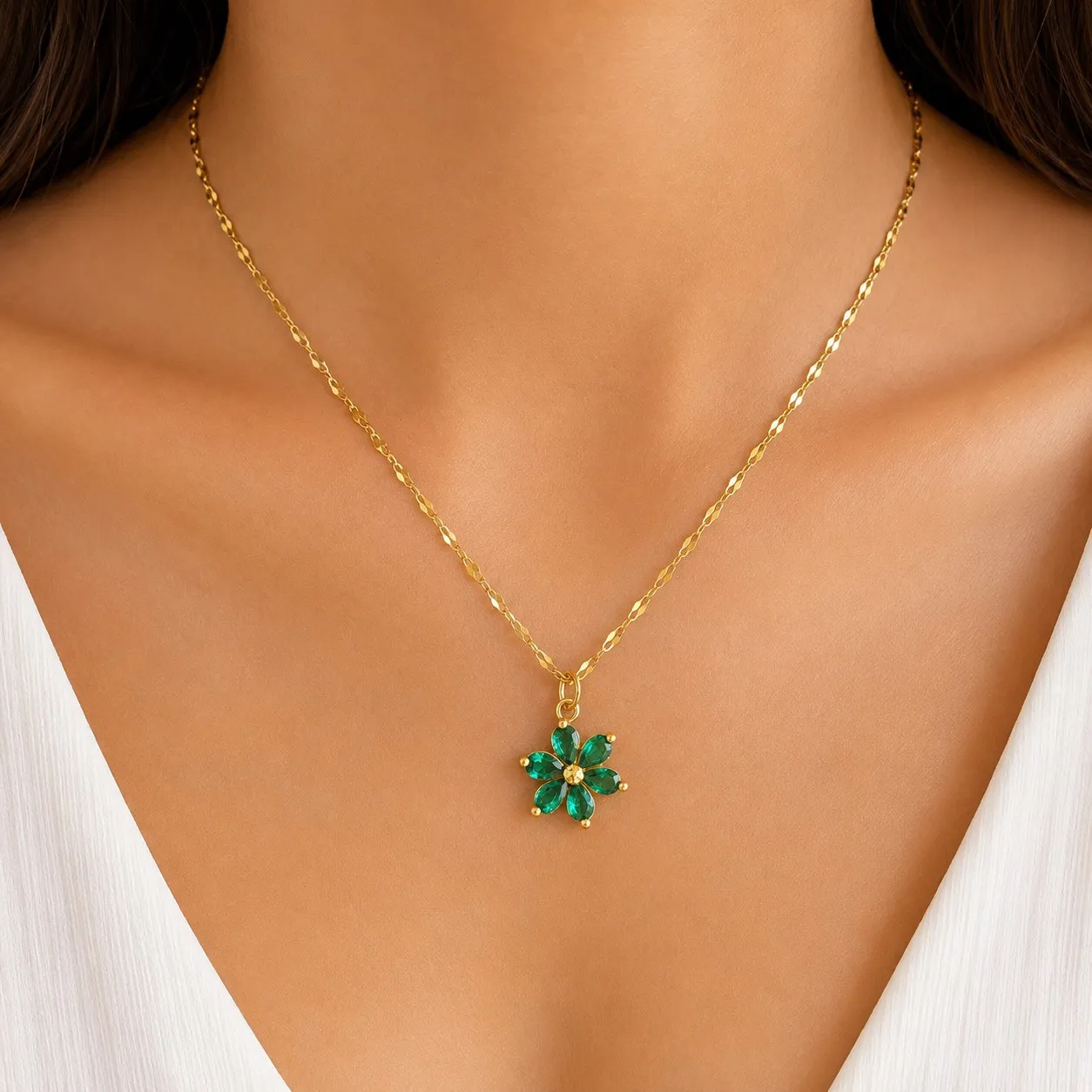 Cadena Y Dije En Acero Con Piedra Circon De Flor Verde Pequeña  3
