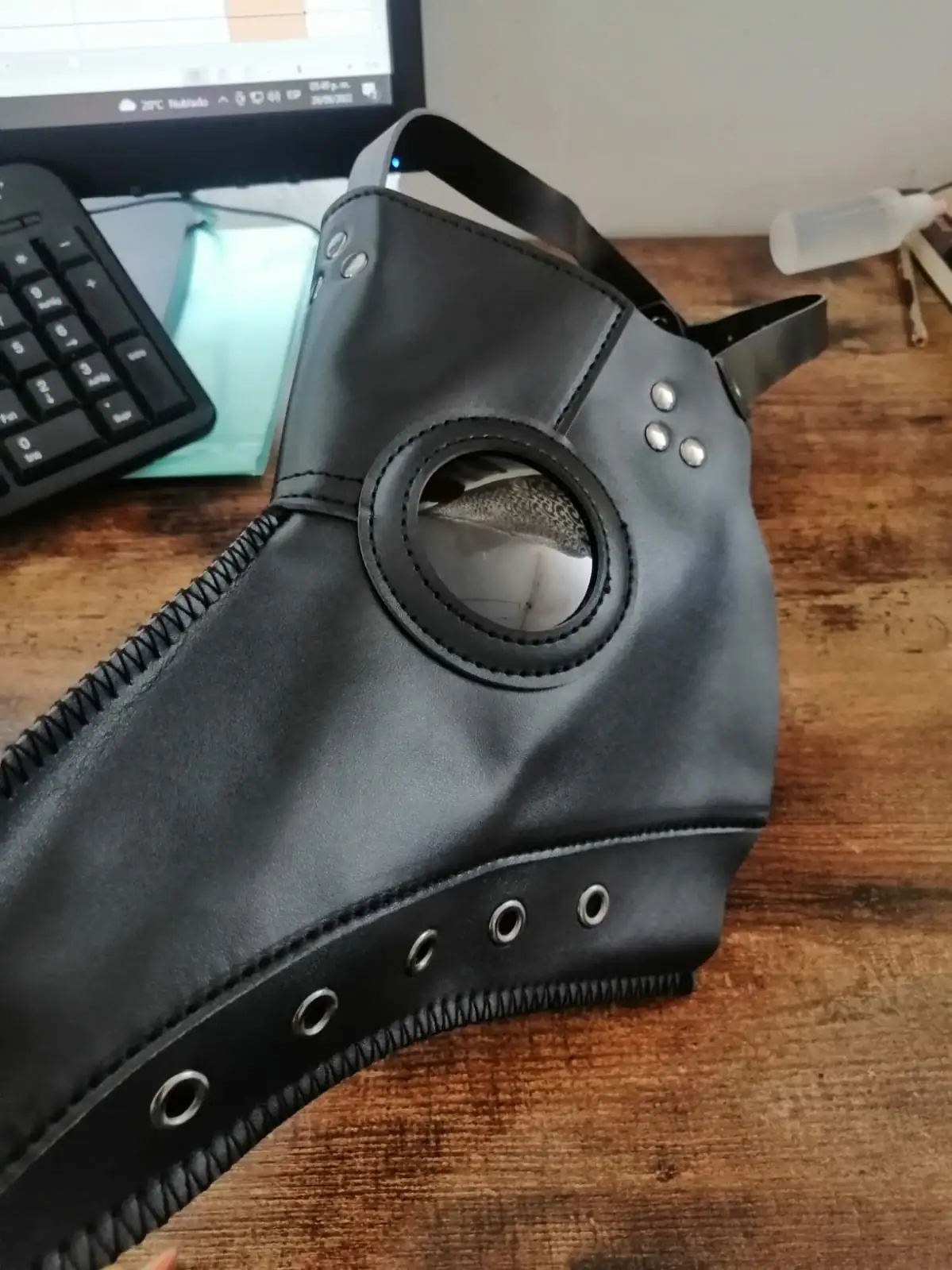 Máscara de peste medieval para Halloween. Piel sintética  2