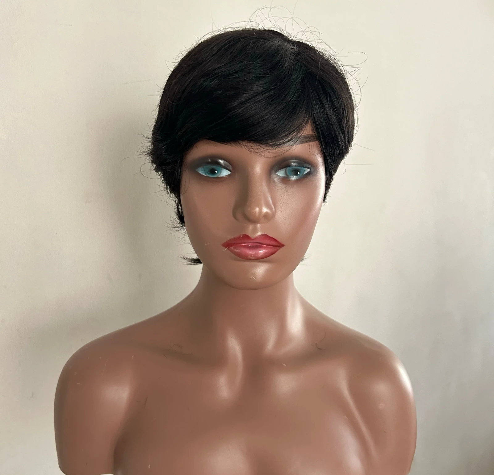 Peluca pixie color negro  2