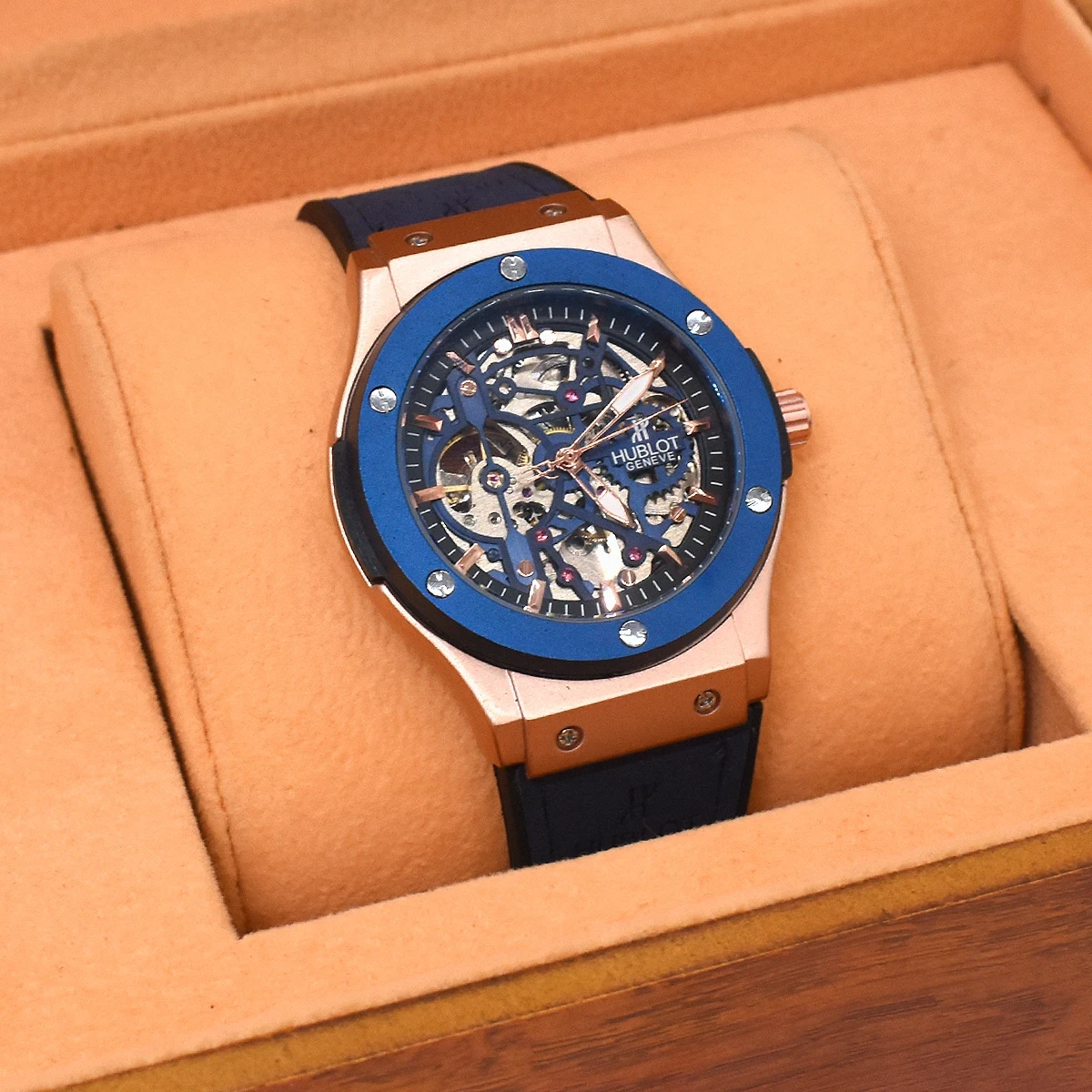 &nbsp; Hublot Classic Fusion oro y azul  6