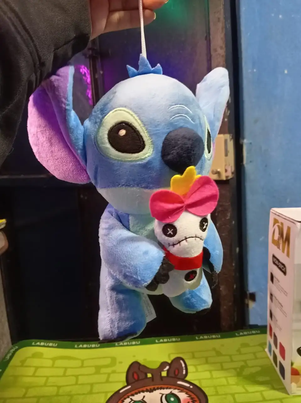 Mini peluche de stitch con su muñeco 