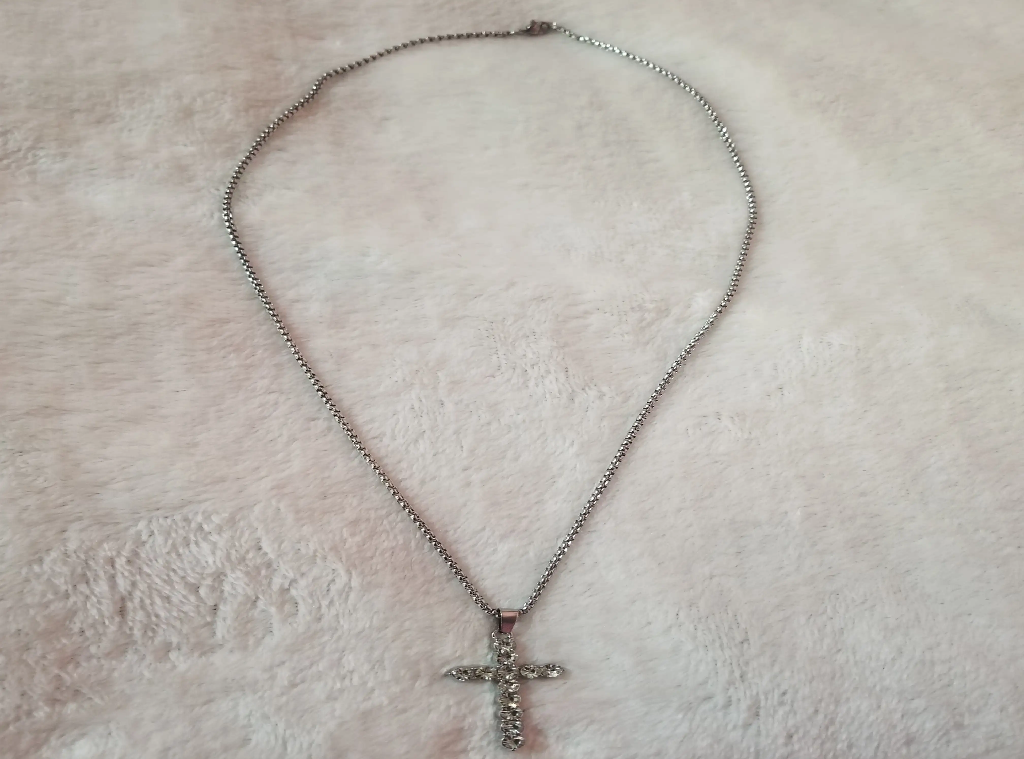 Collar crucifijo 2