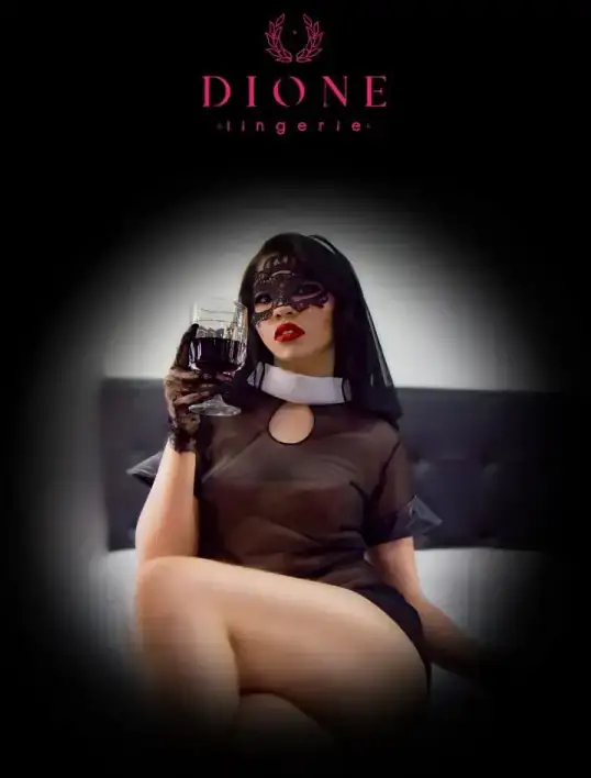 DIONE  Monja