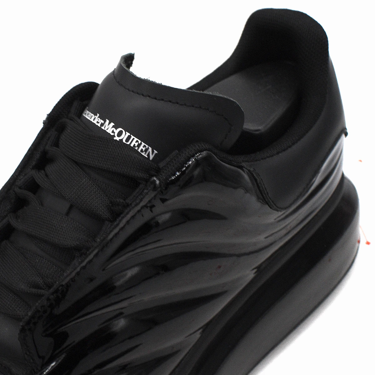 Alexander McQueen Oversized en negro brillante 5