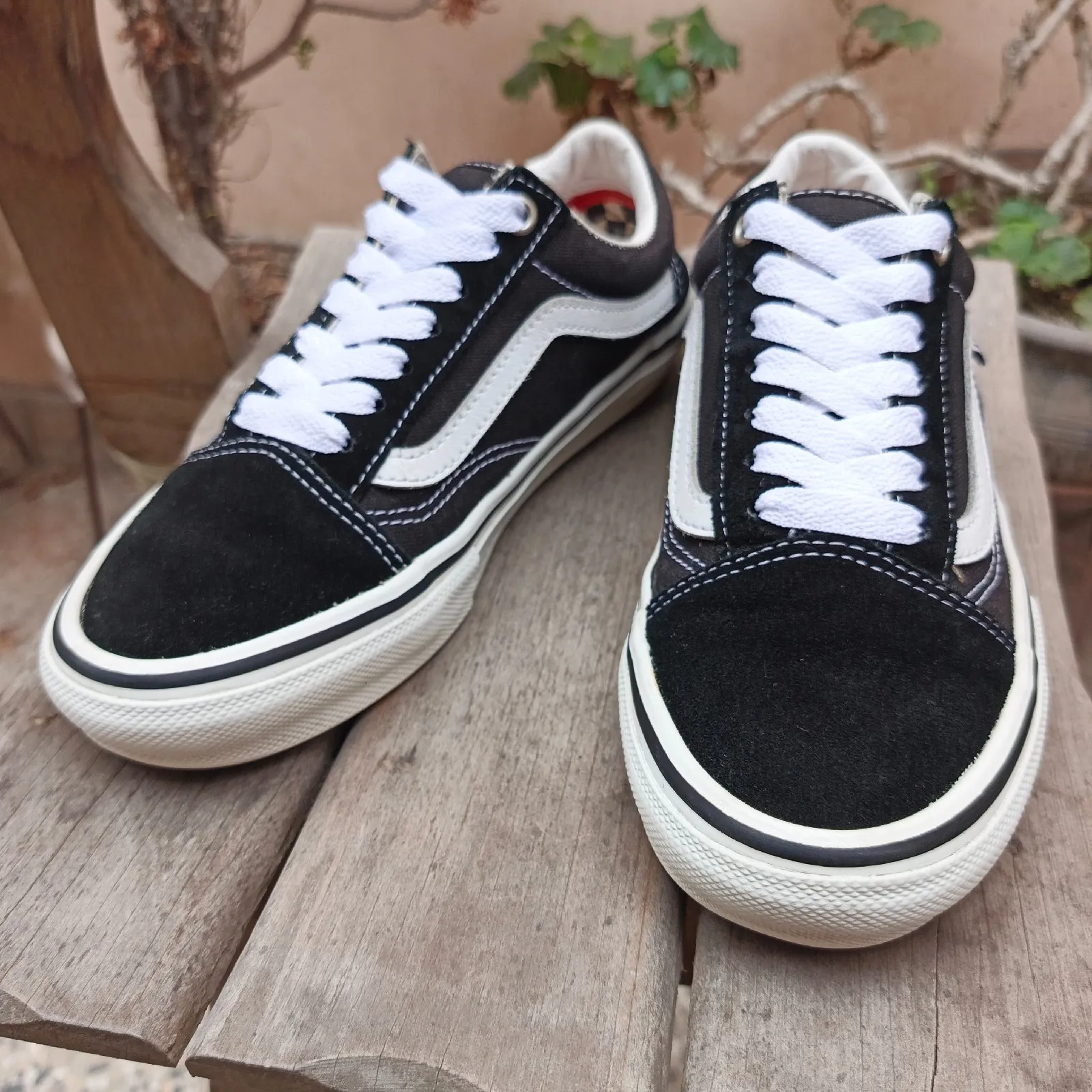 Vans 2