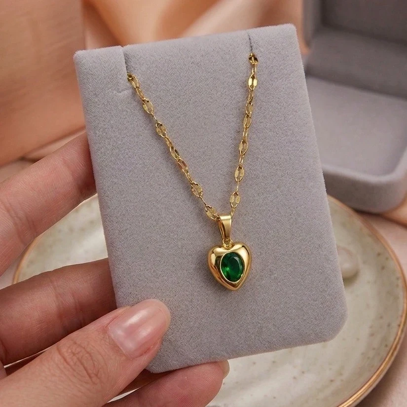 Cadena corazon piedra verde