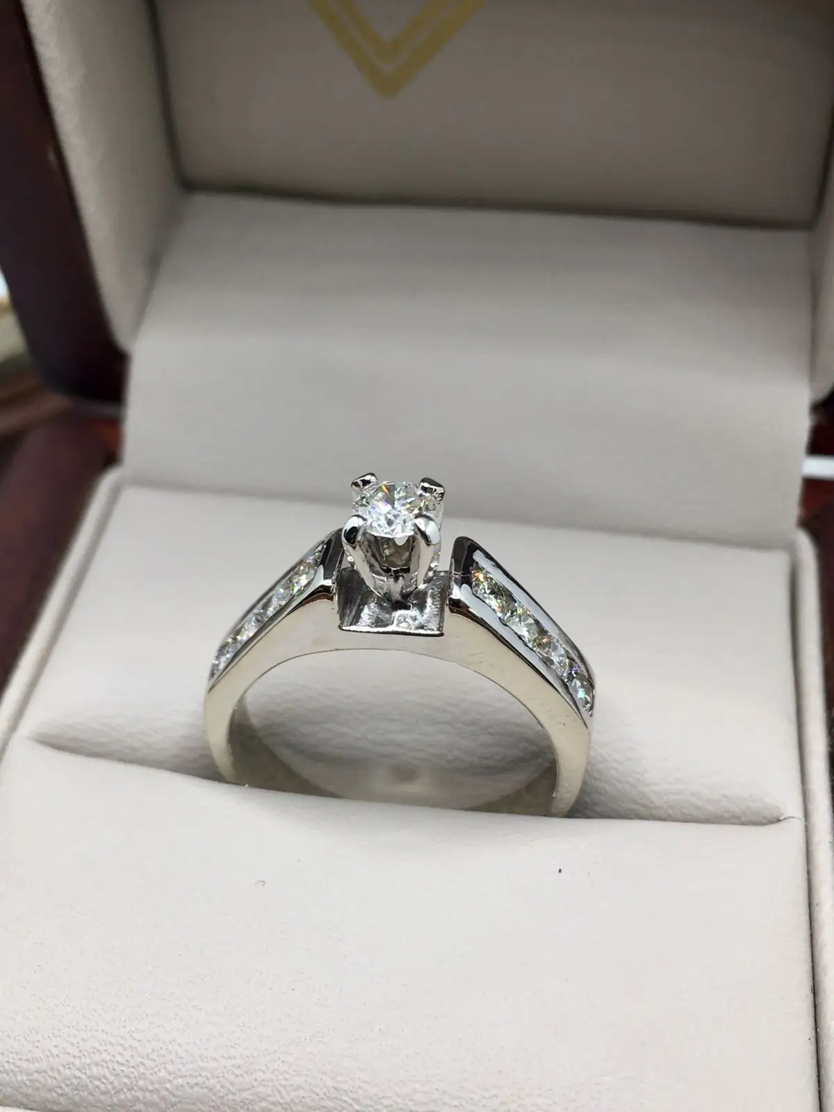 Anillo roma con laterales 