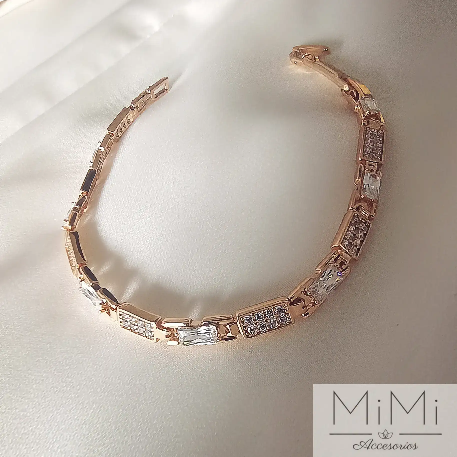 Pulsera bañada en oro dorada