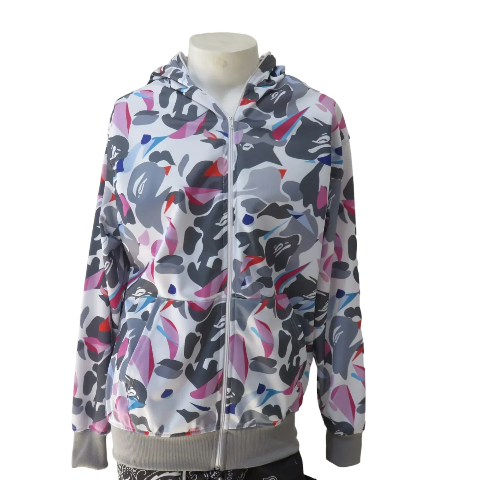 Chamarra Shark blanco con rosa moteada