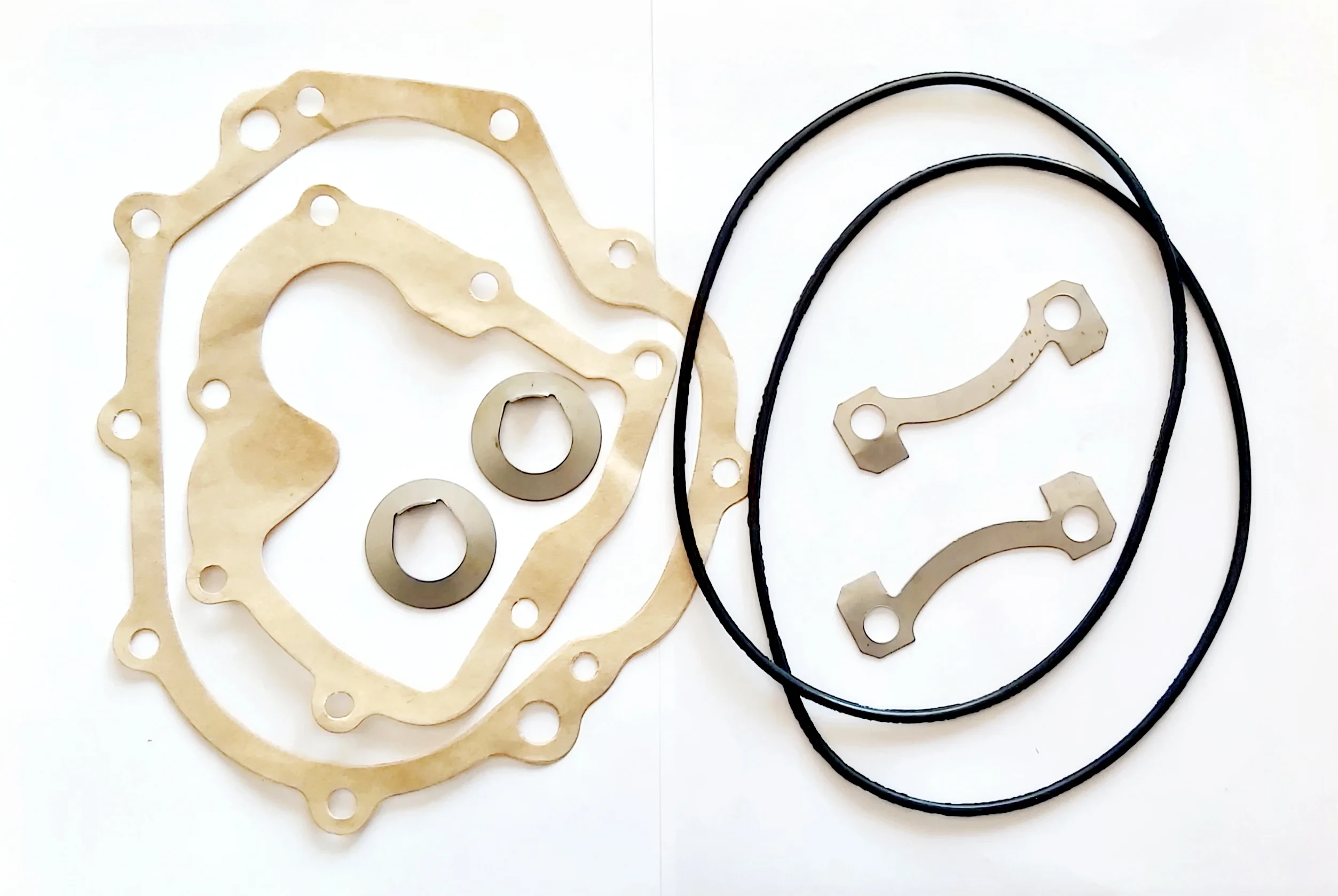 Kit empaque cambio Kombi 1976/... anillos y seguros. 1524032E
