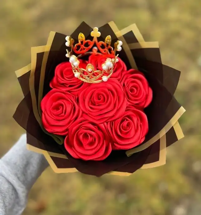 7 ROSAS ETERNAS 