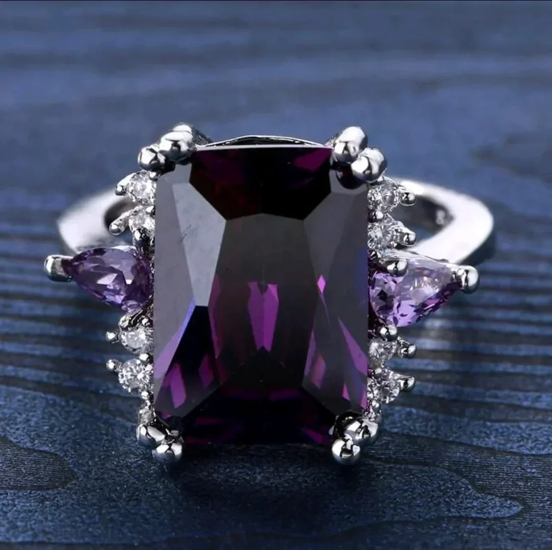 Anillo elegante diseño de cristal, fantasía Fina en Circonia Cúbica  2