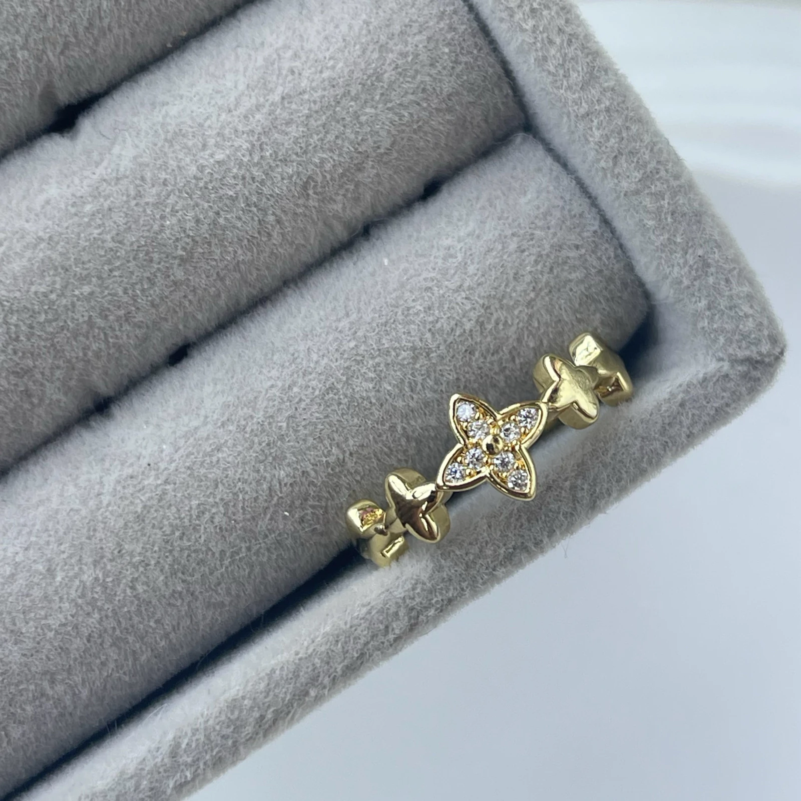 ANILLO TREBOL 