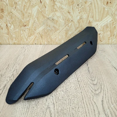 PL Xtz 150 Protector de exosto pasta negro sin bujes no trae bujes DM SPD