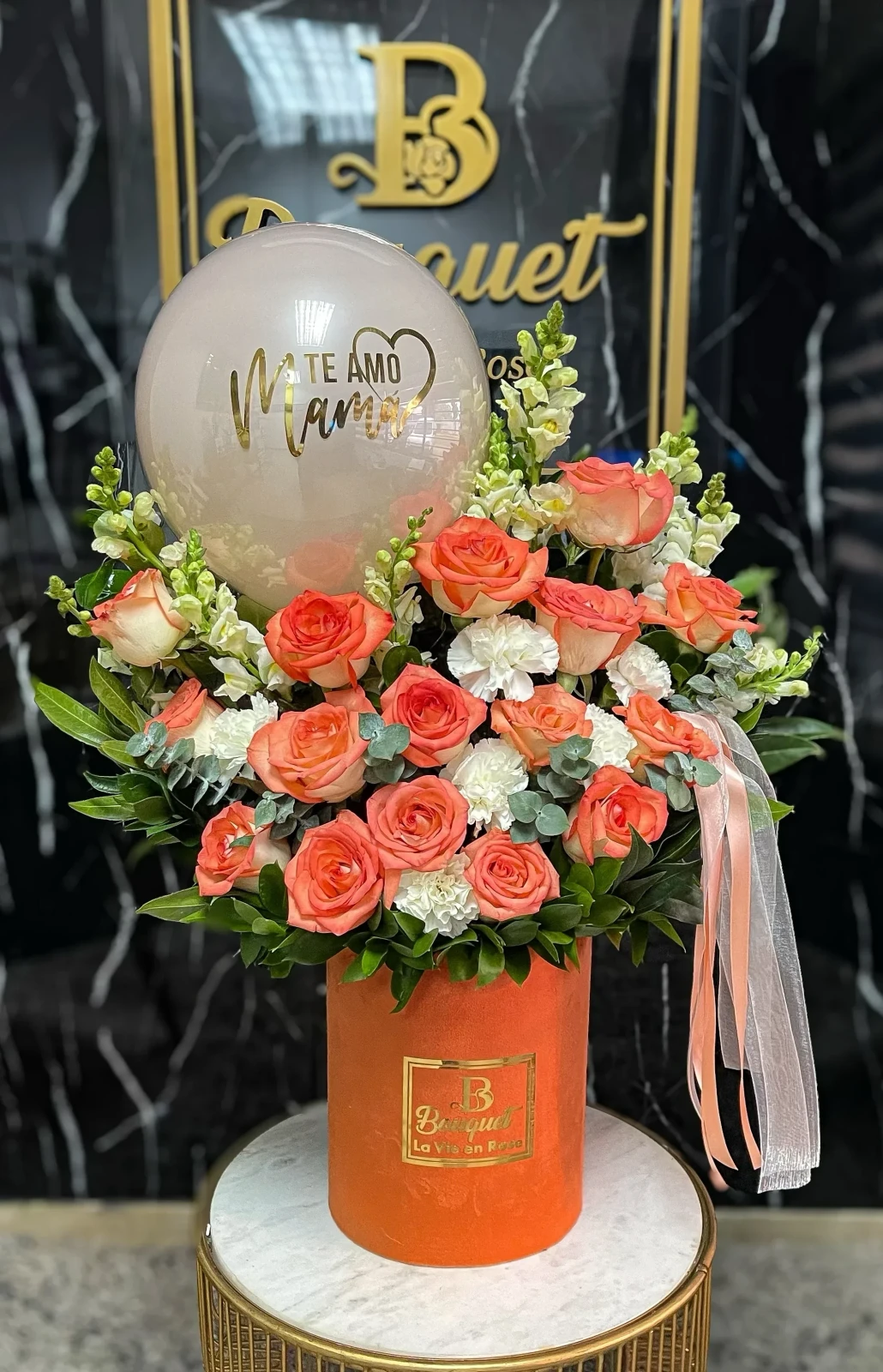Primavera flores salmon con globo 2